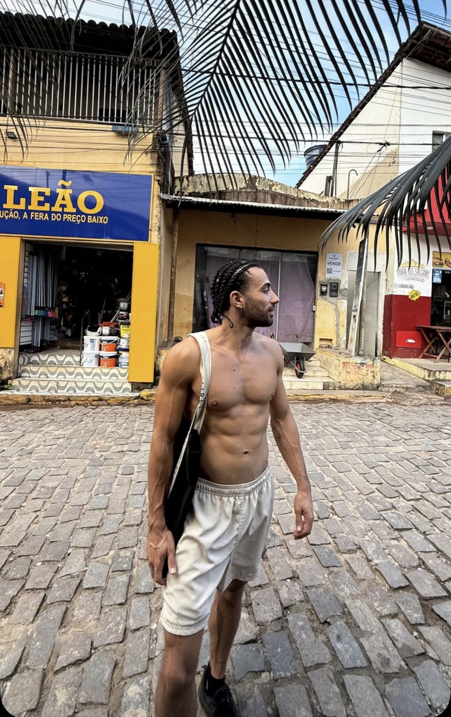 Klem en voyage à l'étranger